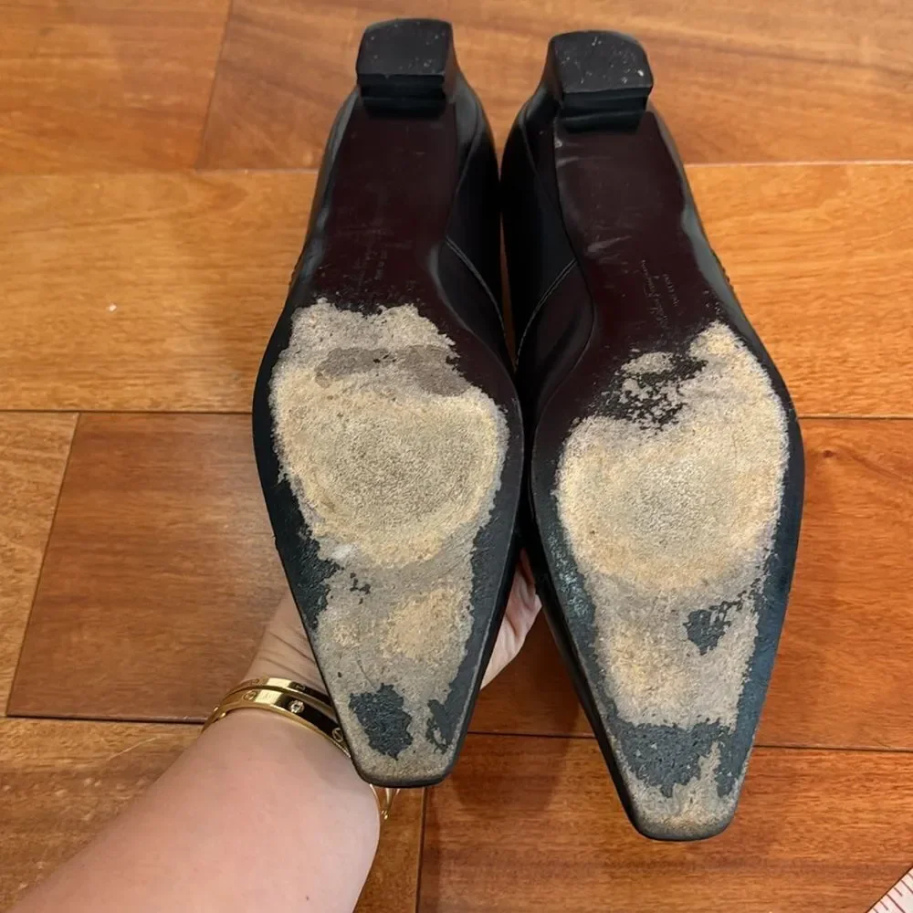 Salvatore Ferragamo Pumps Womens Black Leather Gancini Pointed Toe Low‎ Heel 9.5